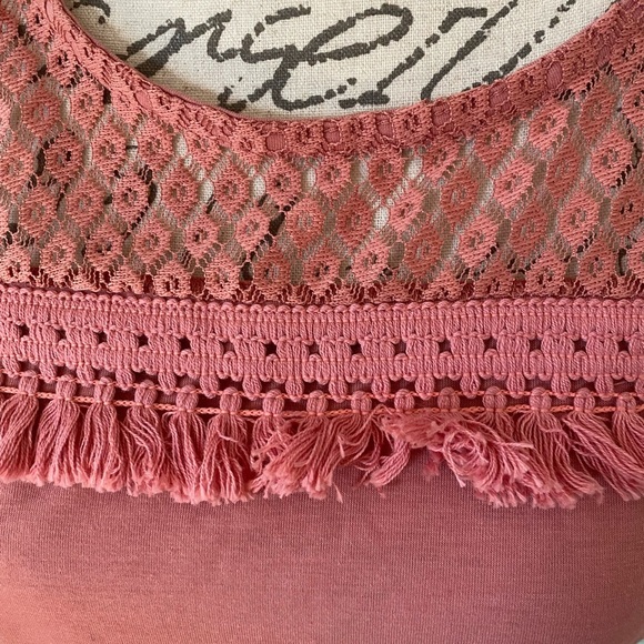 Daisy Fuentes Lace Trim Women's Top Size Medium - Picture 4 of 10
